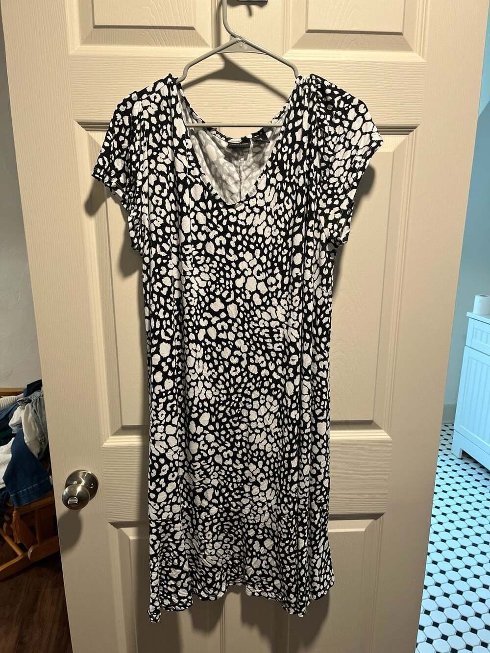 Rachel Zoe Black and White Animal Print V-Neck Short Sleeve Midi Dress Size 1X